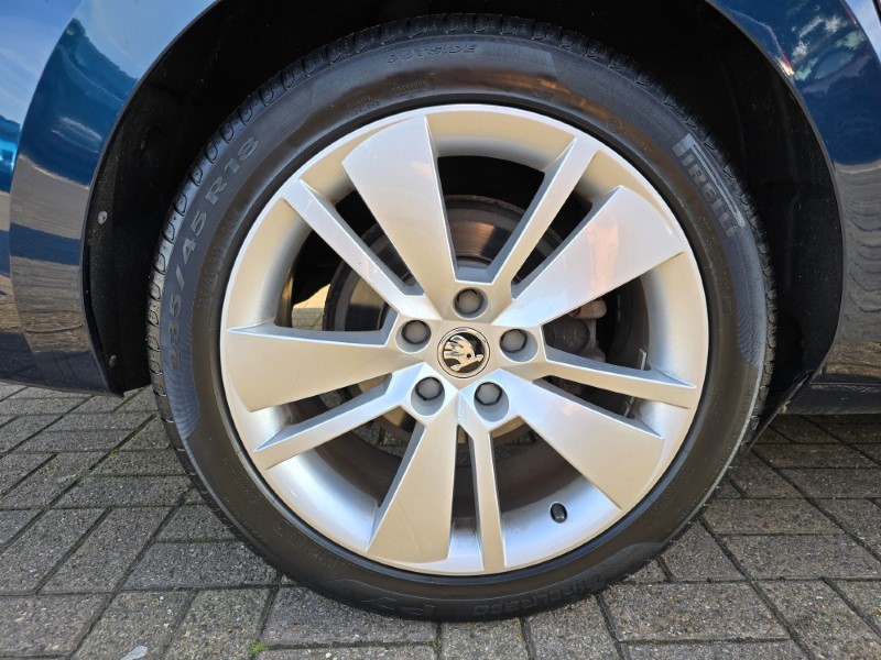 2018 (68) SKODA SUPERB 2.0 TDI CR SE L Executive 5dr 3520456