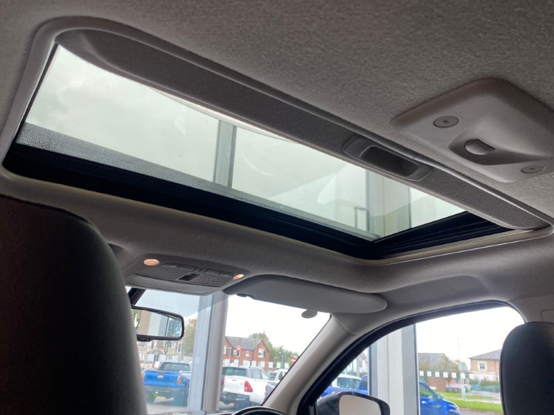 2019 (69) NISSAN COMMERCIAL NAVARA Double Cab Pick Up N-Guard 2.3dCi 190 TT 4WD Auto 3544215