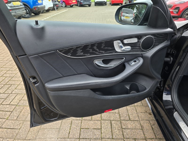 2018 (18) MERCEDES-BENZ C CLASS C250d 4Matic AMG Line Premium 4dr Auto 3533496