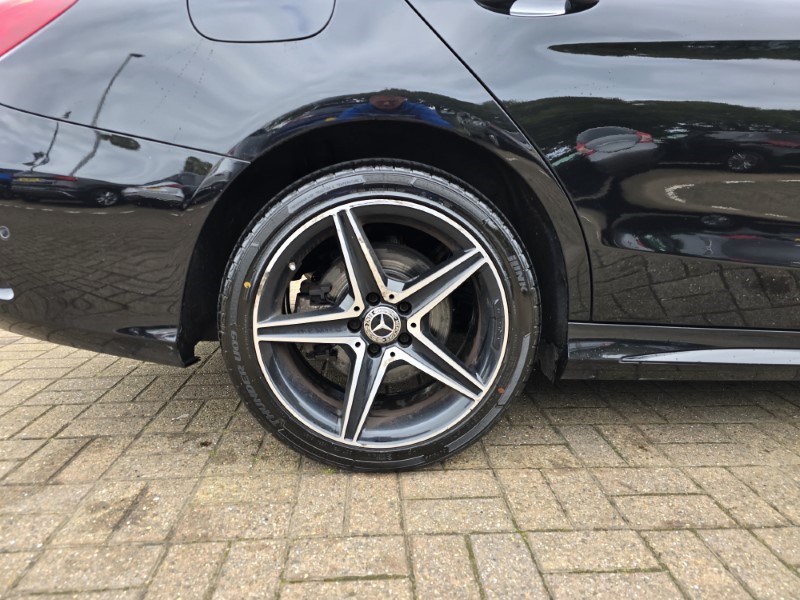 2018 (18) MERCEDES-BENZ C CLASS C250d 4Matic AMG Line Premium 4dr Auto 3533478