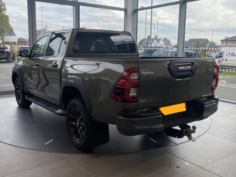 2021 (71) TOYOTA COMMERCIAL HILUX Invincible X D/Cab Pick Up 2.8 D-4D Auto 3565505