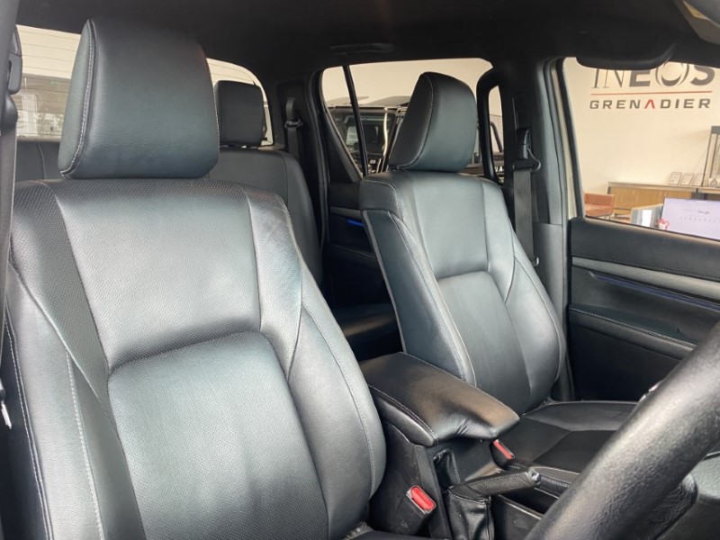 2021 (71) TOYOTA COMMERCIAL HILUX Invincible X D/Cab Pick Up 2.8 D-4D Auto 3565523