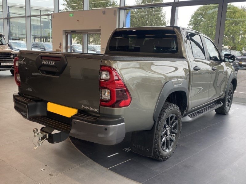 2021 (71) TOYOTA COMMERCIAL HILUX Invincible X D/Cab Pick Up 2.8 D-4D Auto 3565507