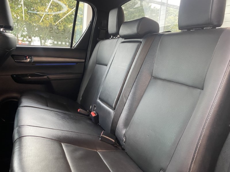 2021 (71) TOYOTA COMMERCIAL HILUX Invincible X D/Cab Pick Up 2.8 D-4D Auto 3565519