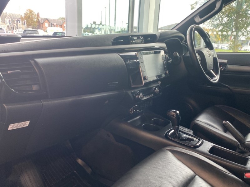 2021 (71) TOYOTA COMMERCIAL HILUX Invincible X D/Cab Pick Up 2.8 D-4D Auto 3565522