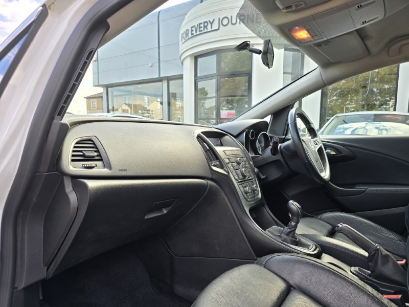 2015 (65) VAUXHALL ASTRA 1.4T 16V Limited Edition 5dr [Leather] 3566810