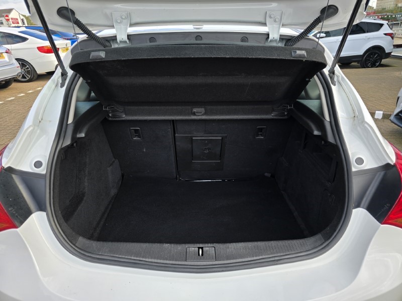 2015 (65) VAUXHALL ASTRA 1.4T 16V Limited Edition 5dr [Leather] 3566802