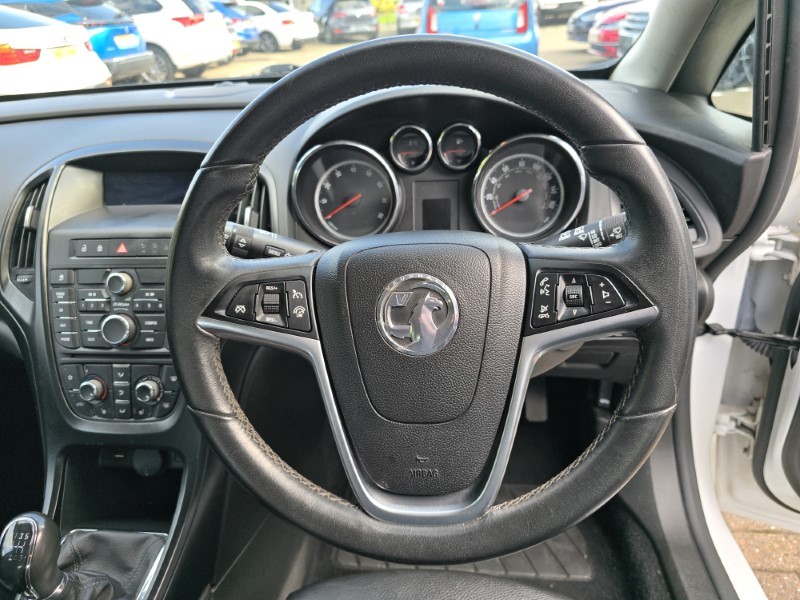 2015 (65) VAUXHALL ASTRA 1.4T 16V Limited Edition 5dr [Leather] 3566816