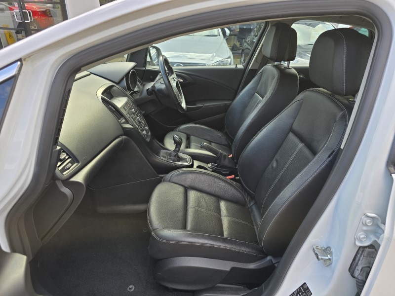 2015 (65) VAUXHALL ASTRA 1.4T 16V Limited Edition 5dr [Leather] 3566811