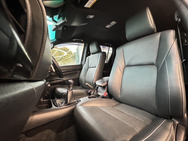 2020 (20) TOYOTA COMMERCIAL HILUX Invincible X D/Cab Pick Up 2.4 D-4D 3575915