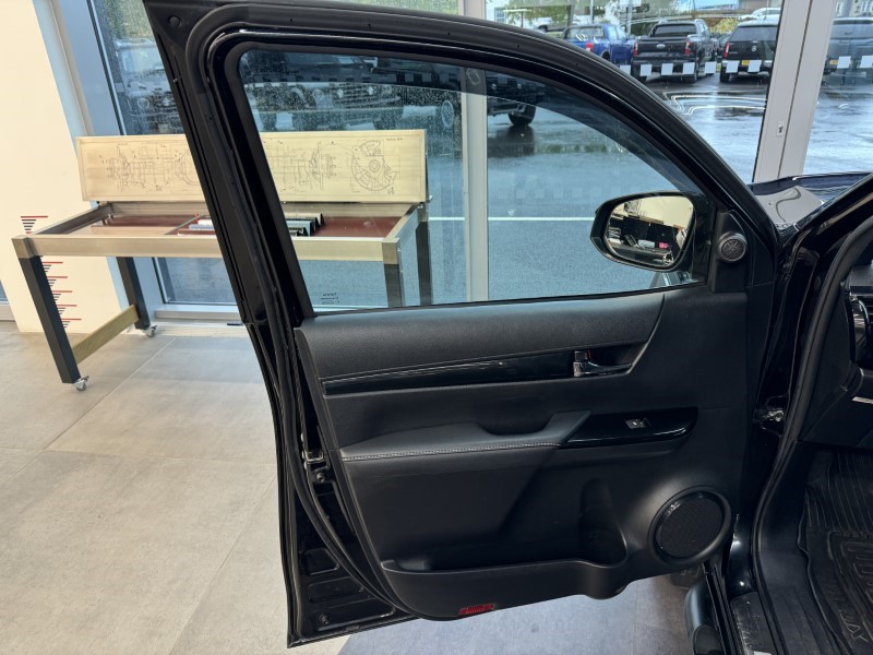 2020 (20) TOYOTA COMMERCIAL HILUX Invincible X D/Cab Pick Up 2.4 D-4D 3575912