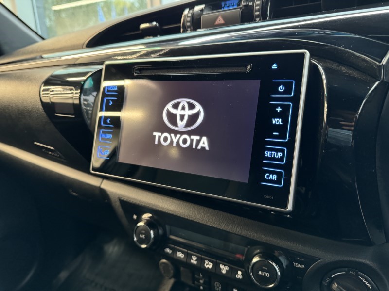 2020 (20) TOYOTA COMMERCIAL HILUX Invincible X D/Cab Pick Up 2.4 D-4D 3575926