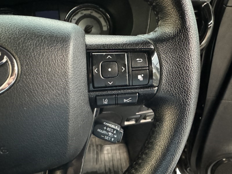 2020 (20) TOYOTA COMMERCIAL HILUX Invincible X D/Cab Pick Up 2.4 D-4D 3575923