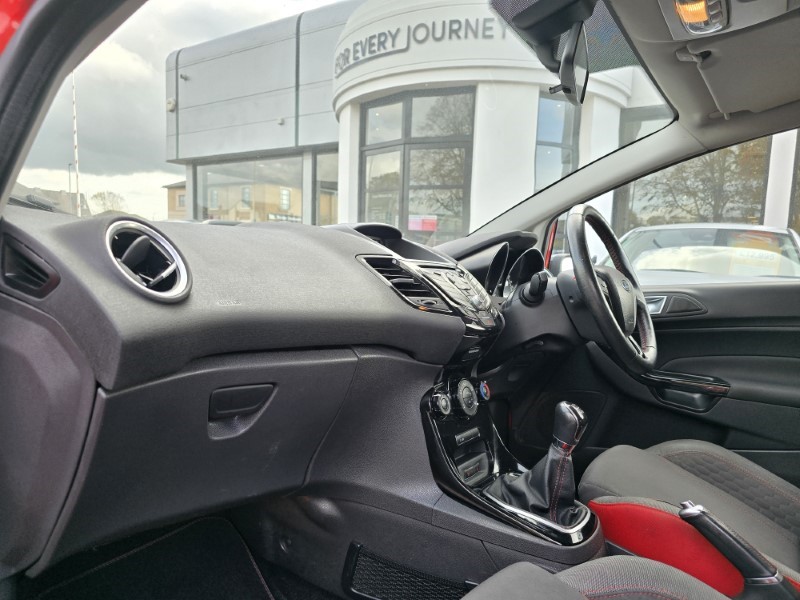 2015 (65) FORD FIESTA 1.0 EcoBoost 140 Zetec S Red 3dr 3618476