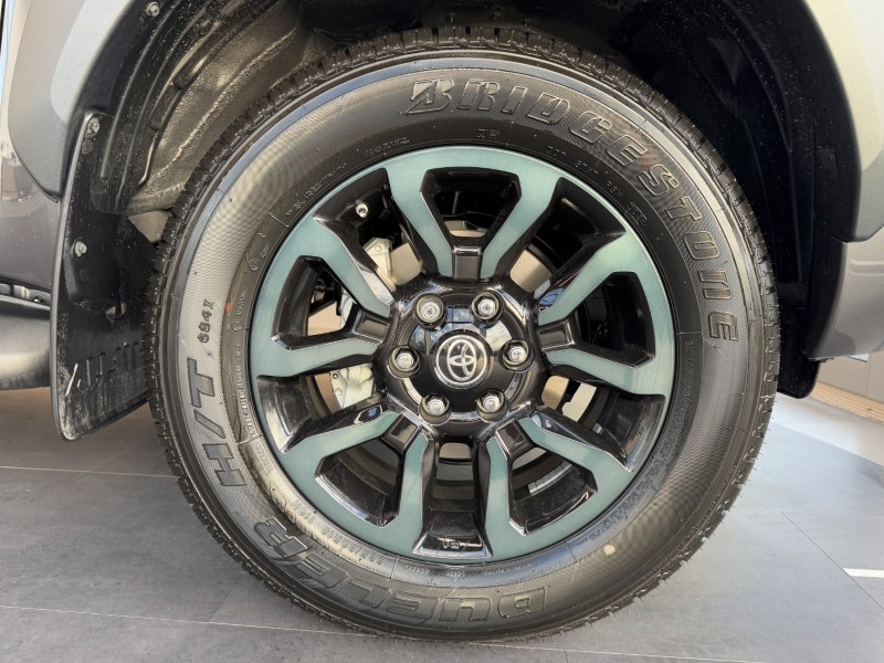 2025 (74) TOYOTA COMMERCIAL HILUX Invincible X D/Cab Pick Up 2.8 Hybrid 48V Auto 3856614