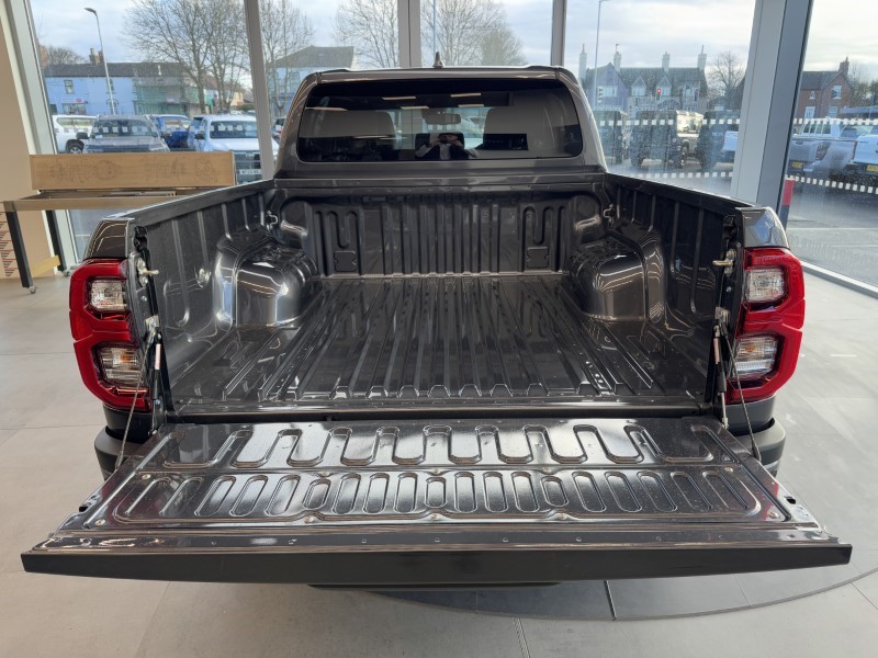 2025 (74) TOYOTA COMMERCIAL HILUX Invincible X D/Cab Pick Up 2.8 Hybrid 48V Auto 3856623