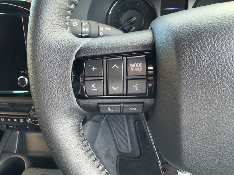 2025 (74) TOYOTA COMMERCIAL HILUX Invincible X D/Cab Pick Up 2.8 Hybrid 48V Auto 3856650