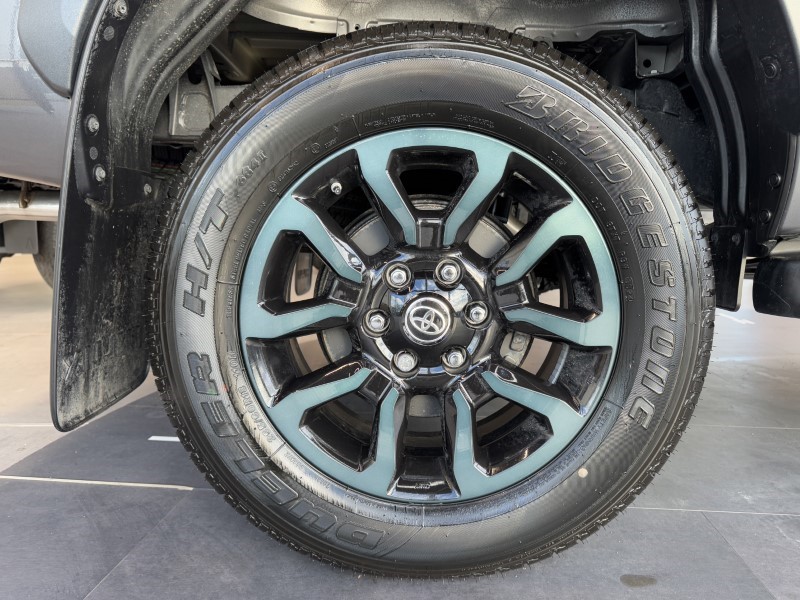 2025 (74) TOYOTA COMMERCIAL HILUX Invincible X D/Cab Pick Up 2.8 Hybrid 48V Auto 3856616