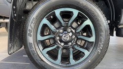 2025 (74) TOYOTA COMMERCIAL HILUX Invincible X D/Cab Pick Up 2.8 Hybrid 48V Auto 3856616