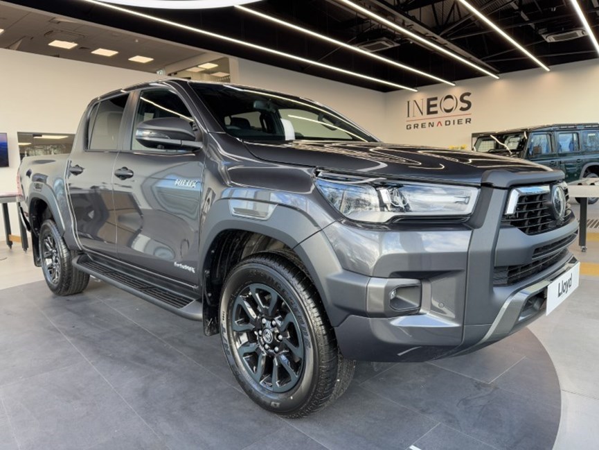 2025 (74) TOYOTA COMMERCIAL HILUX Invincible X D/Cab Pick Up 2.8 Hybrid 48V Auto