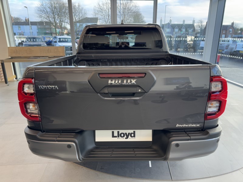 2025 (74) TOYOTA COMMERCIAL HILUX Invincible X D/Cab Pick Up 2.8 Hybrid 48V Auto 3856621