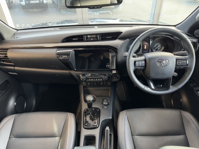 2025 (74) TOYOTA COMMERCIAL HILUX Invincible X D/Cab Pick Up 2.8 Hybrid 48V Auto 3856637