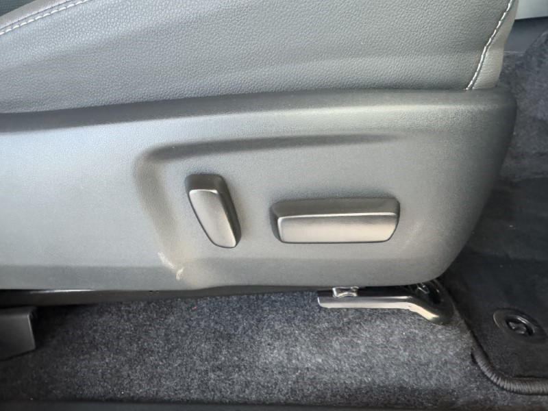 2025 (74) TOYOTA COMMERCIAL HILUX Invincible X D/Cab Pick Up 2.8 Hybrid 48V Auto 3856647