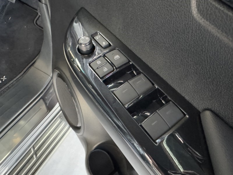 2025 (74) TOYOTA COMMERCIAL HILUX Invincible X D/Cab Pick Up 2.8 Hybrid 48V Auto 3856645