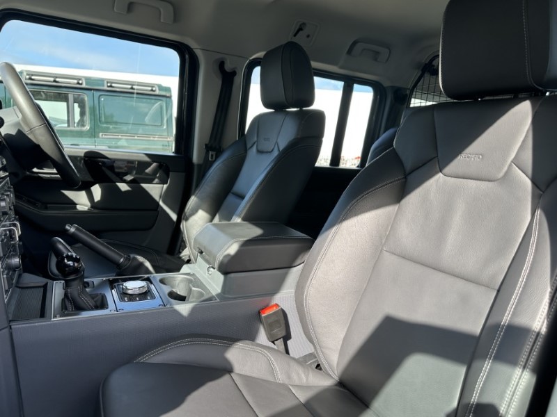 2025 (74) INEOS Commercials GRENADIER 3.0 TD Utility Auto [5 Seat] 4641004