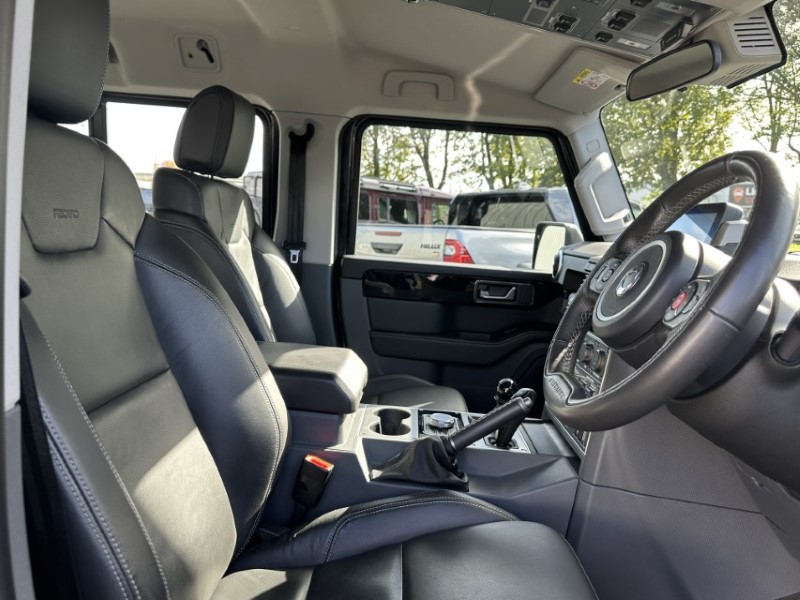 2025 (74) INEOS Commercials GRENADIER 3.0 TD Utility Auto [5 Seat] 4641007