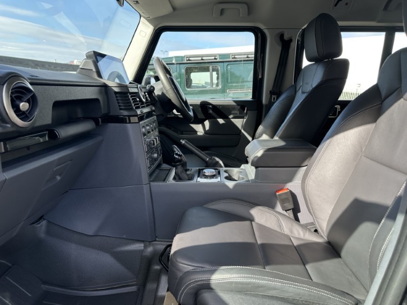 2025 (74) INEOS Commercials GRENADIER 3.0 TD Utility Auto [5 Seat] 4641003