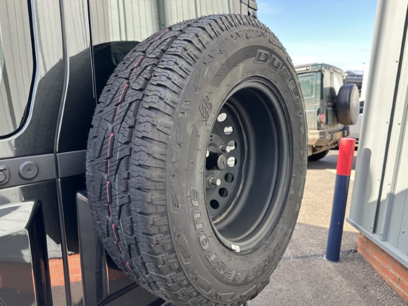 2025 (74) INEOS Commercials GRENADIER 3.0 TD Utility Auto [5 Seat] 4641005