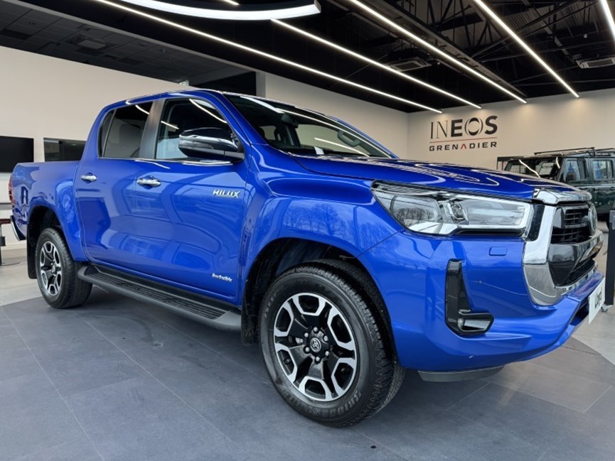 2025 (25) TOYOTA COMMERCIAL HILUX Invincible D/Cab Pick Up 2.8 D-4D