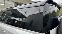 2022 (72) LAND ROVER DEFENDER 3.0 D300 X-Dynamic S 110 5dr Auto 4627322