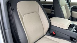 2022 (72) LAND ROVER DEFENDER 3.0 D300 X-Dynamic S 110 5dr Auto 4627305