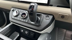 2022 (72) LAND ROVER DEFENDER 3.0 D300 X-Dynamic S 110 5dr Auto 4627293
