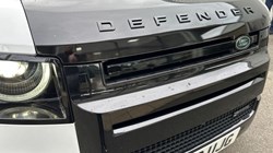 2022 (72) LAND ROVER DEFENDER 3.0 D300 X-Dynamic S 110 5dr Auto 4627314