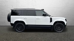 2022 (72) LAND ROVER DEFENDER 3.0 D300 X-Dynamic S 110 5dr Auto 4627285