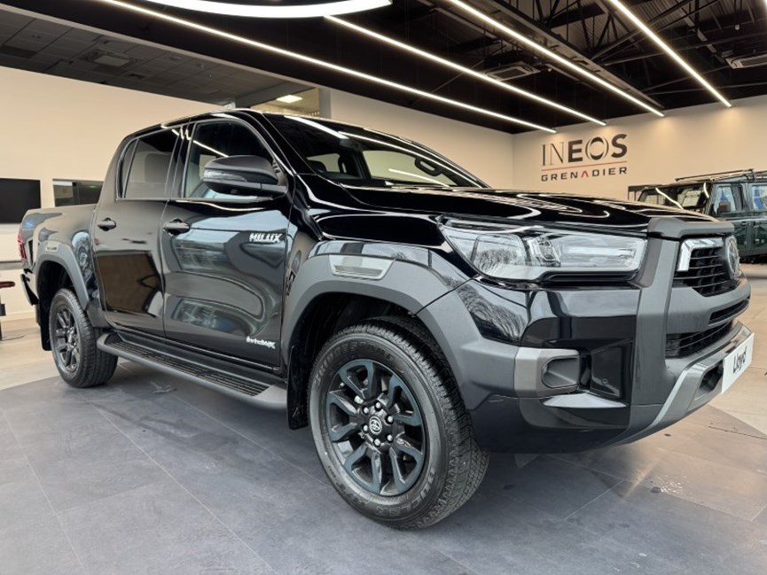 2025 (25) TOYOTA COMMERCIAL HILUX Invincible X D/Cab Pick Up 2.8 Hybrid 48V Auto