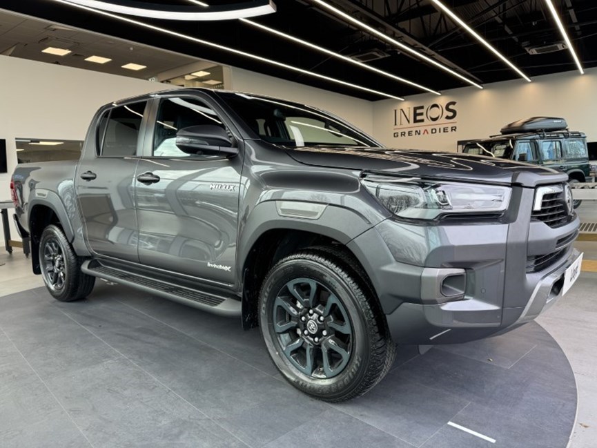 2025 (25) TOYOTA COMMERCIAL HILUX Invincible X D/Cab Pick Up 2.8 Hybrid 48V Auto