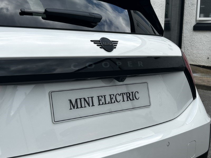  MINI COOPER 135kW E Sport [Level 2] 41kWh 3dr Auto 3286300