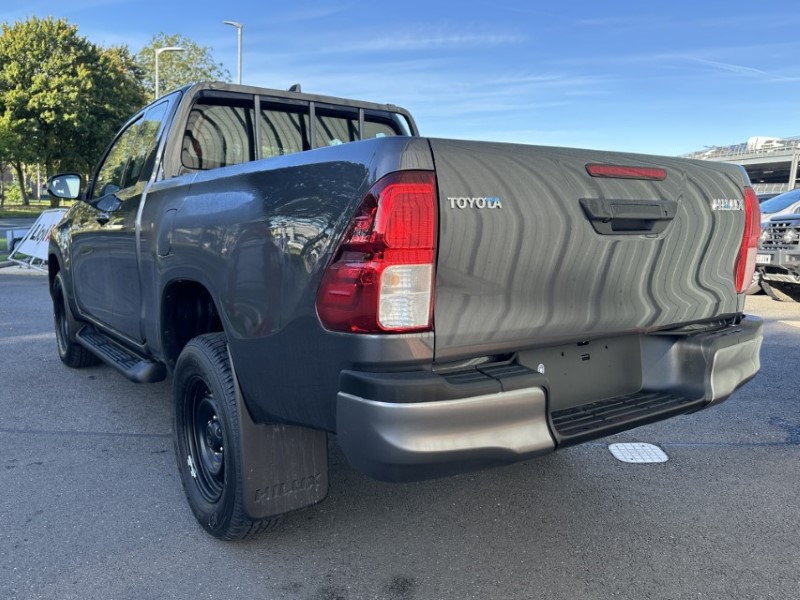 2025 (75) TOYOTA COMMERCIAL HILUX Active Extra Cab Pick Up 2.8 D-4D