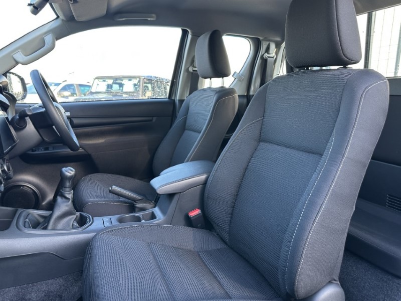 2025 (75) TOYOTA COMMERCIAL HILUX Active Extra Cab Pick Up 2.8 D-4D 4576172