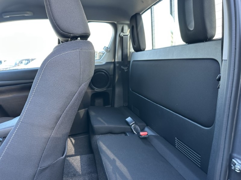 2025 (75) TOYOTA COMMERCIAL HILUX Active Extra Cab Pick Up 2.8 D-4D 4576170