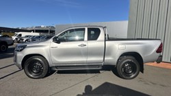 2025 (75) TOYOTA COMMERCIAL HILUX Active Extra Cab Pick Up 2.8 D-4D 4576478