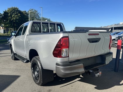 2025 (75) TOYOTA COMMERCIAL HILUX Active Extra Cab Pick Up 2.8 D-4D