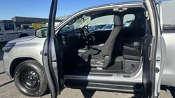 2025 (75) TOYOTA COMMERCIAL HILUX Active Extra Cab Pick Up 2.8 D-4D 4576488