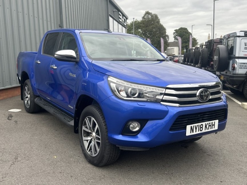 2018 (18) TOYOTA COMMERCIAL HILUX Invincible D/Cab Pick Up 2.4 D-4D