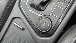 2018 (68) VOLKSWAGEN TIGUAN 2.0 TDi 150 4Motion R-Line 5dr DSG 4954531