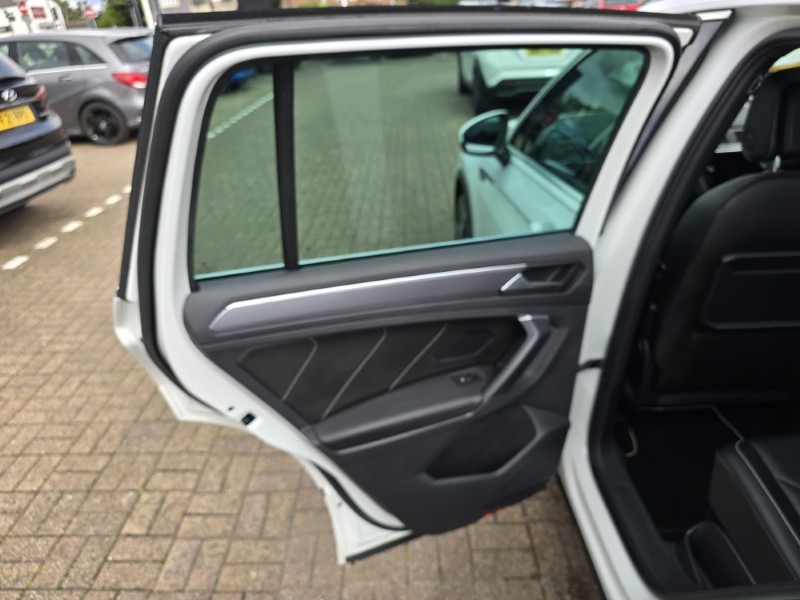 2018 (68) VOLKSWAGEN TIGUAN 2.0 TDi 150 4Motion R-Line 5dr DSG 4954505